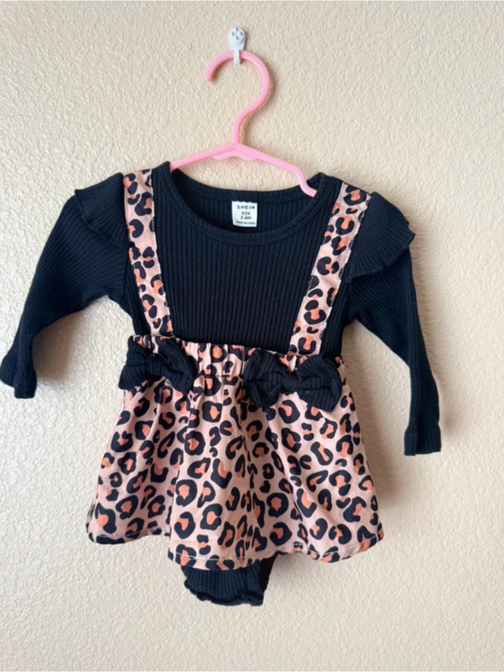 SHEIN Black Ribbed Top with Leopard Suspender Skirt